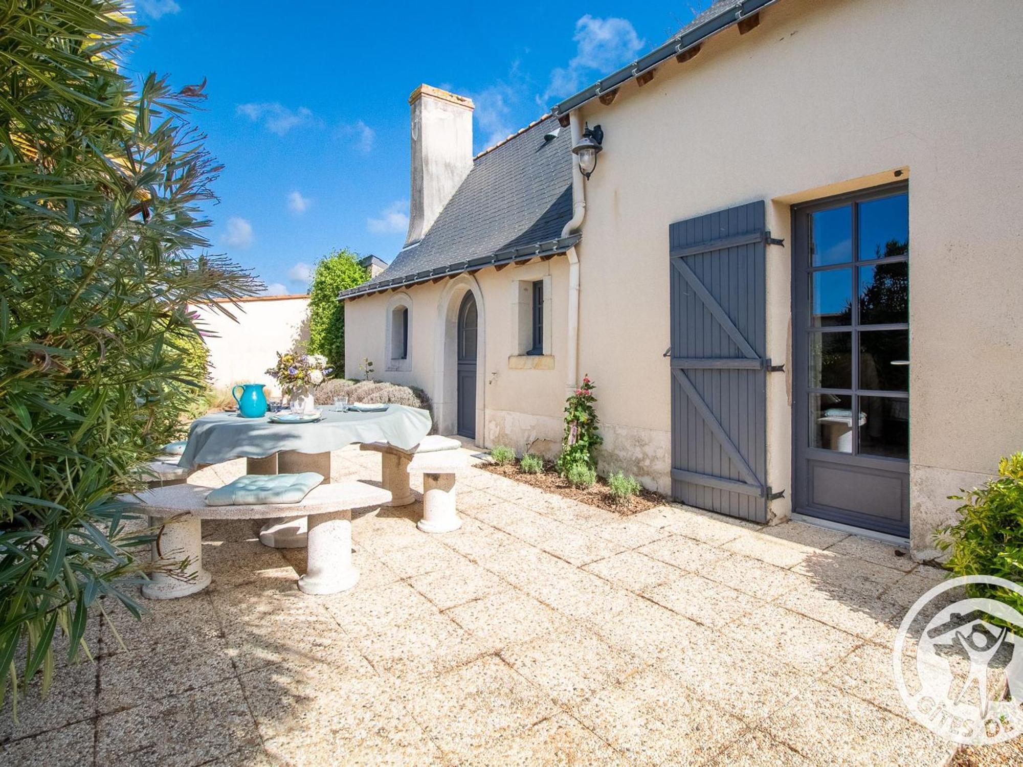Gite Charmant Avec Jardin, Proche Activites Nautiques - Fr-1-622-75 Morannes sur Sarthe-Daumeray Exterior foto
